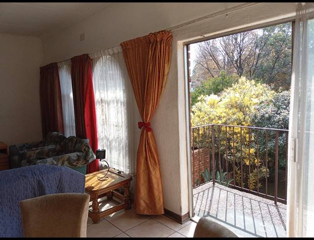 2 BEDROOM TOWNHOUSE FOR SALE IN ALBEMARLE